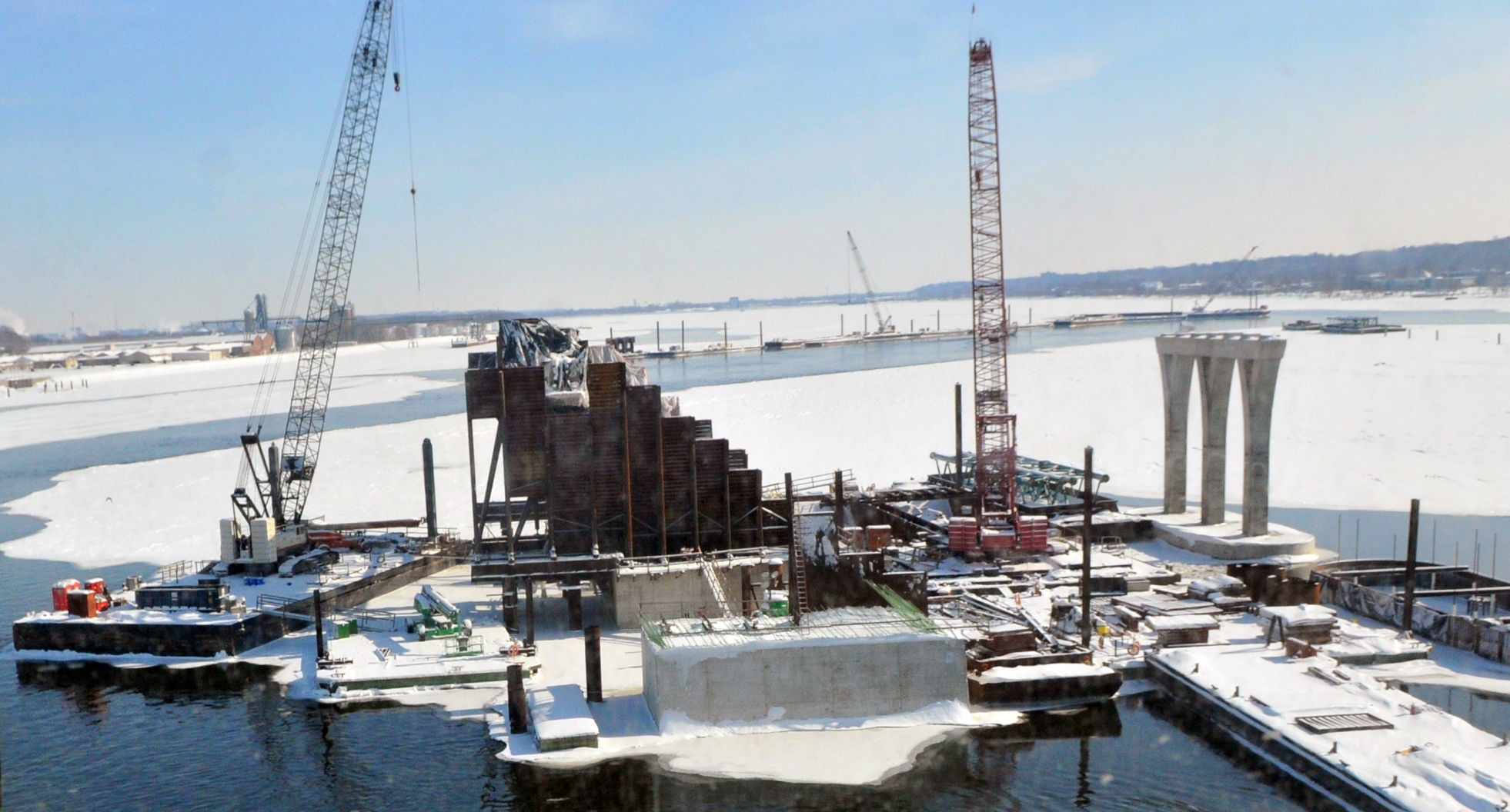 The new Interstate 74 bridge construction